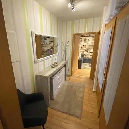 Kleines Mit Begehbarer Dusche Im Schlafzimmer Apartment *